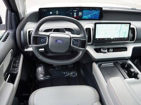 Used 2025 Ford Expedition Active AWD/4WD image 22