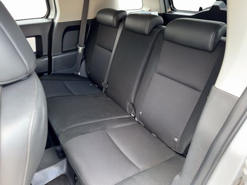Used 2007 Toyota FJ Cruiser 2WD w/ Upgrade Pkg 2 image 24