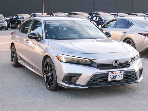 Used 2024 Honda Civic Sport image 3
