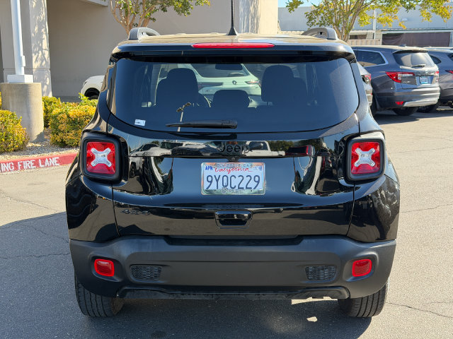 Used 2023 Jeep Renegade Latitude AWD/4WD image 7
