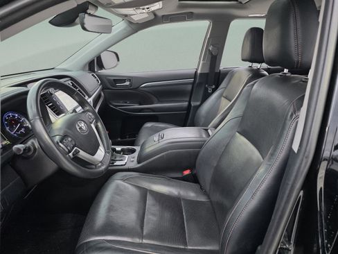 Used 2019 Toyota Highlander Limited image 11