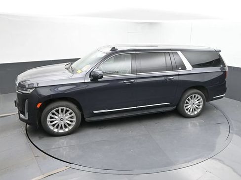 Used 2023 Cadillac Escalade ESV Premium Luxury AWD/4WD image 42