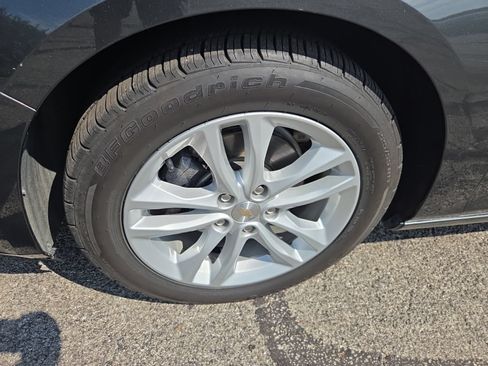 Used 2018 Chevrolet Malibu LT FWD image 14