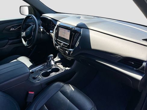Used 2023 Chevrolet Traverse High Country FWD image 32