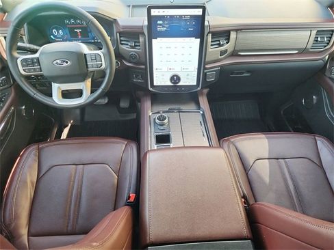 Used 2024 Ford Expedition Limited image 21