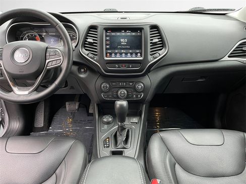 Used 2021 Jeep Cherokee Latitude Lux w/ Comfort/Convenience Group image 16