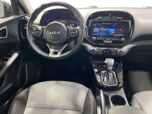 Used 2025 Kia Soul EX FWD image 11
