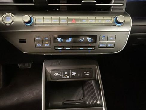 Used 2024 Hyundai Kona Limited FWD image 23