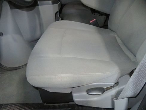 Used 2011 Ford E-350 and Econoline 350 XL w/ Interior Upgrade Pkg RWD image 19