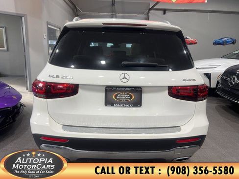 Used 2021 Mercedes-Benz GLB 250 4MATIC image 4