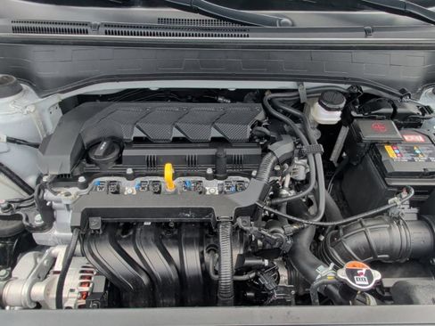 Used 2024 Hyundai Venue SEL FWD image 13