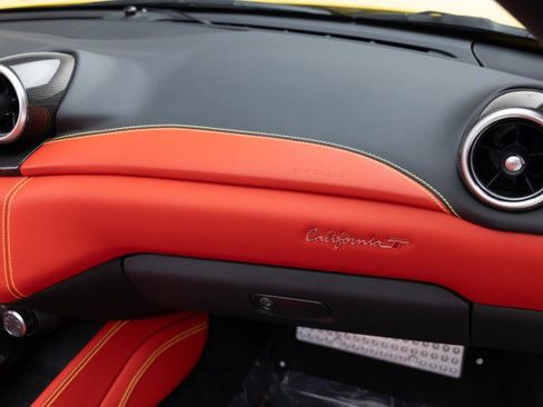 Used 2016 Ferrari California T image 32