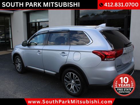 Used 2017 Mitsubishi Outlander SEL AWD/4WD image 6