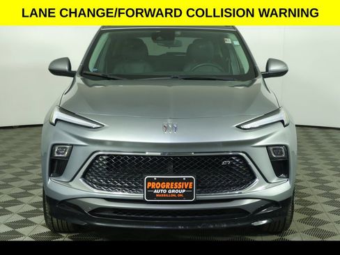 Used 2024 Buick Encore GX Sport Touring image 9