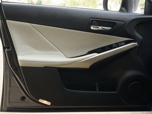 Used 2014 Lexus IS 350 image 16