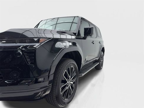 Used 2026 Lexus GX 550 image 3