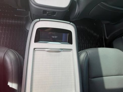 Used 2025 Lincoln Navigator Reserve AWD/4WD image 19