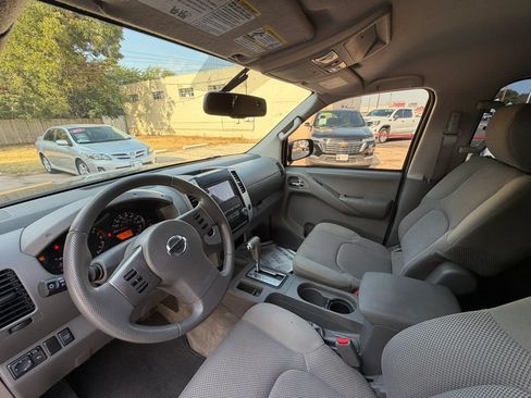 Used 2012 Nissan Frontier SV w/ SV Premium Utility Pkg RWD image 8