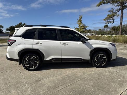 Certified 2025 Subaru Forester Limited image 7