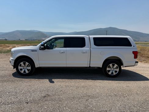 Used 2018 Ford F150 Platinum w/ Equipment Group 701A Luxury AWD/4WD image 4