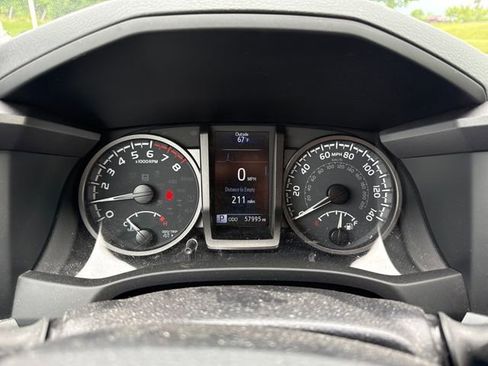 Used 2023 Toyota Tacoma TRD Off-Road w/ Technology Package AWD/4WD image 22