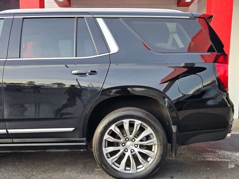 Used 2021 GMC Yukon Denali w/ Denali Premium Package image 8