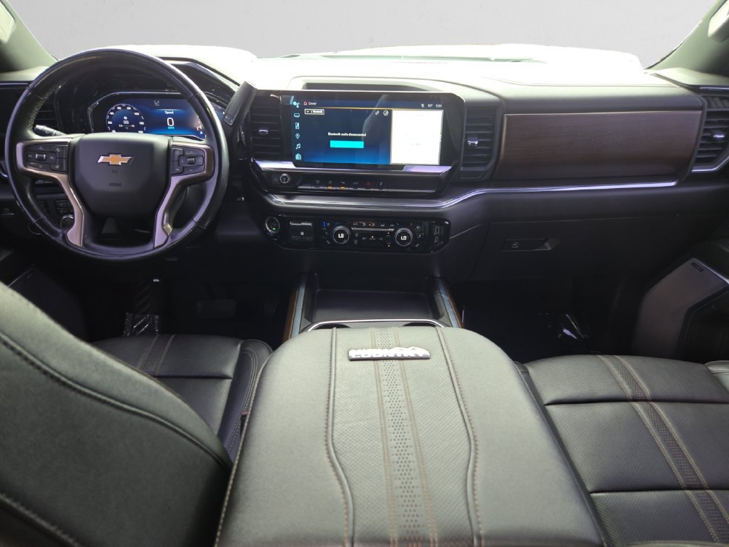 Used 2024 Chevrolet Silverado 2500 High Country w/ High Country Premium Package AWD/4WD image 12