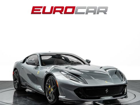 Used 2020 Ferrari 812 Superfast RWD image 7