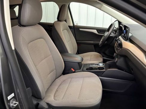 Used 2022 Ford Escape SE w/ SE Sport Appearance Package image 22