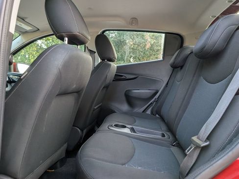 Used 2022 Chevrolet Spark LT FWD image 17