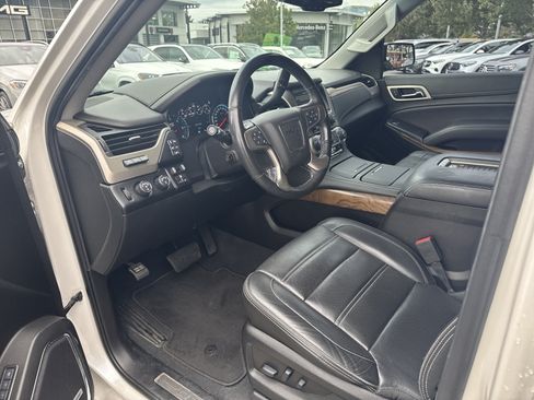 Used 2019 GMC Yukon Denali w/ Denali Ultimate Package AWD/4WD image 17