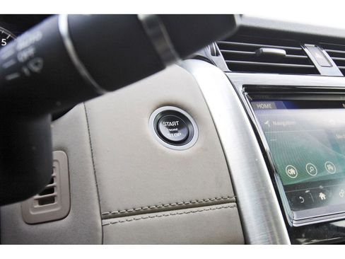 Used 2018 Land Rover Discovery HSE image 21