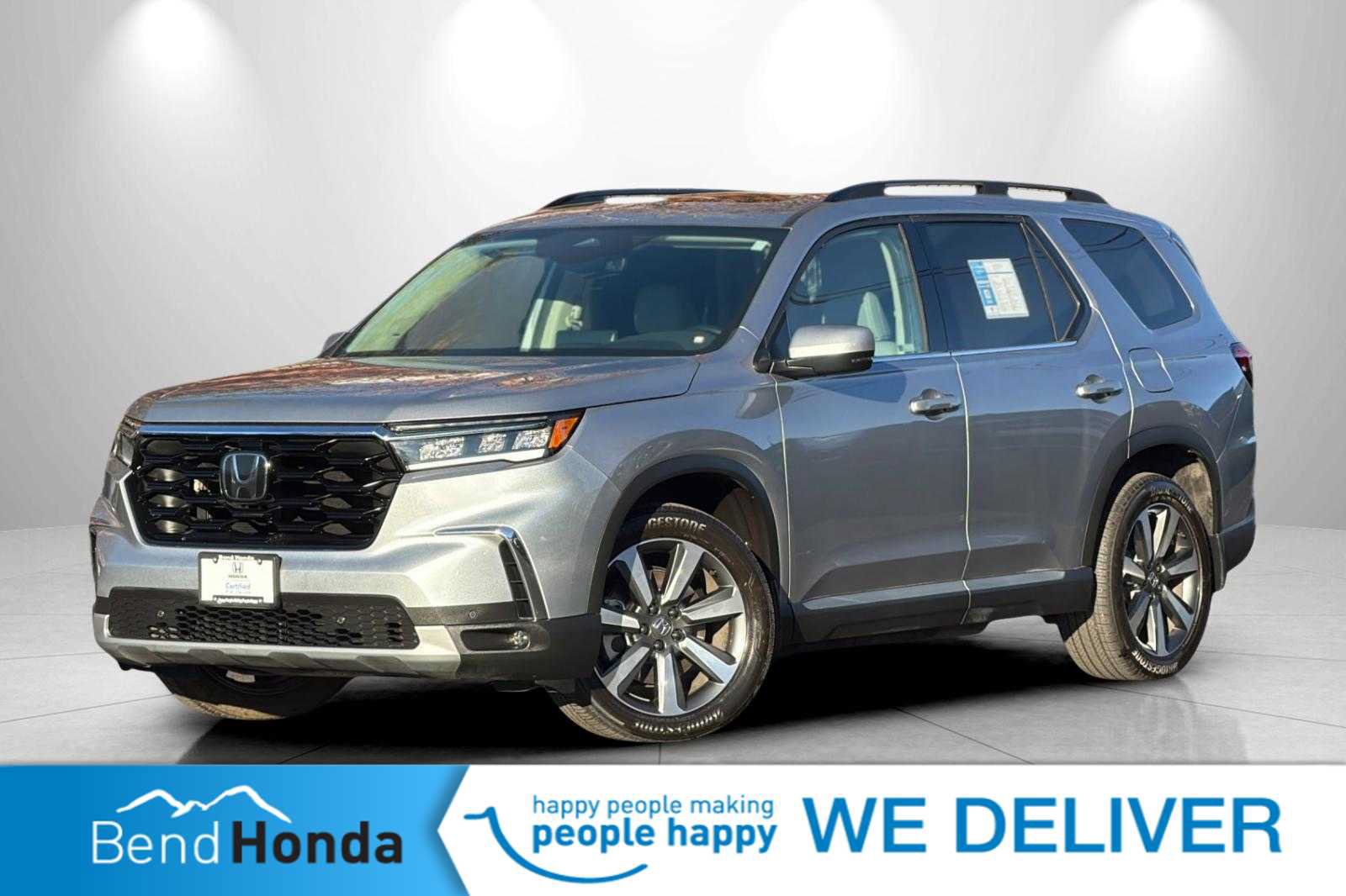 Used 2023 Honda Pilot Touring image 1