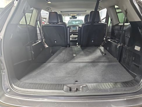 Used 2019 Toyota Highlander Limited image 18