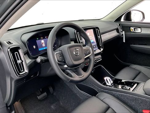 New 2026 Volvo XC40 B5 Plus w/ Climate Package AWD/4WD image 25