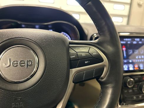 Used 2019 Jeep Grand Cherokee Limited w/ Luxury Group II image 21