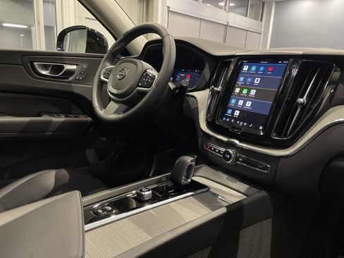 Used 2025 Volvo XC60 B5 Plus image 36