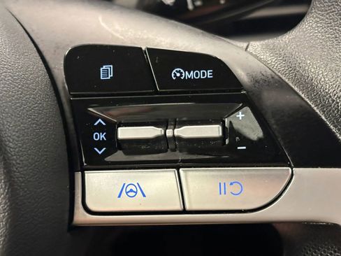 Used 2023 Hyundai Elantra SEL FWD image 44