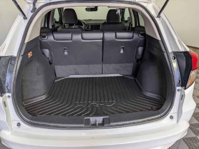 Used 2019 Honda HR-V Touring image 10