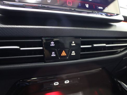 Used 2025 Volkswagen GTI SE image 19