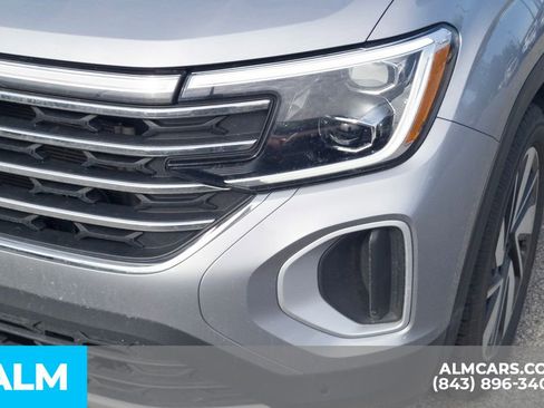 Used 2024 Volkswagen Atlas SE image 13