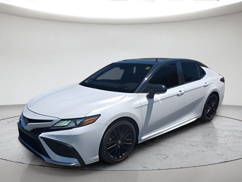 Used 2024 Toyota Camry XSE w/ Navigation Package FWD image 7