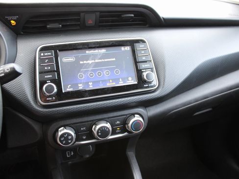 Used 2021 Nissan Kicks S image 5