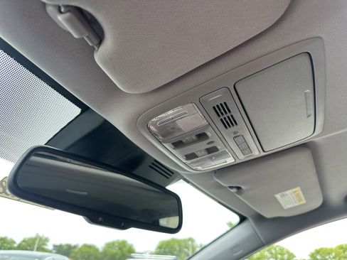 Used 2020 Honda CR-V Touring image 34