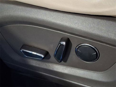 Used 2020 Ford Explorer Platinum image 16