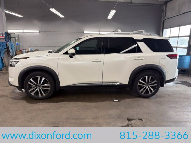 Used 2023 Nissan Pathfinder Platinum AWD/4WD image 2