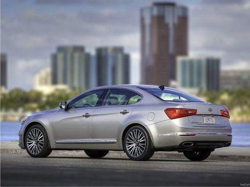 Used 2016 Kia Cadenza Premium FWD image 1