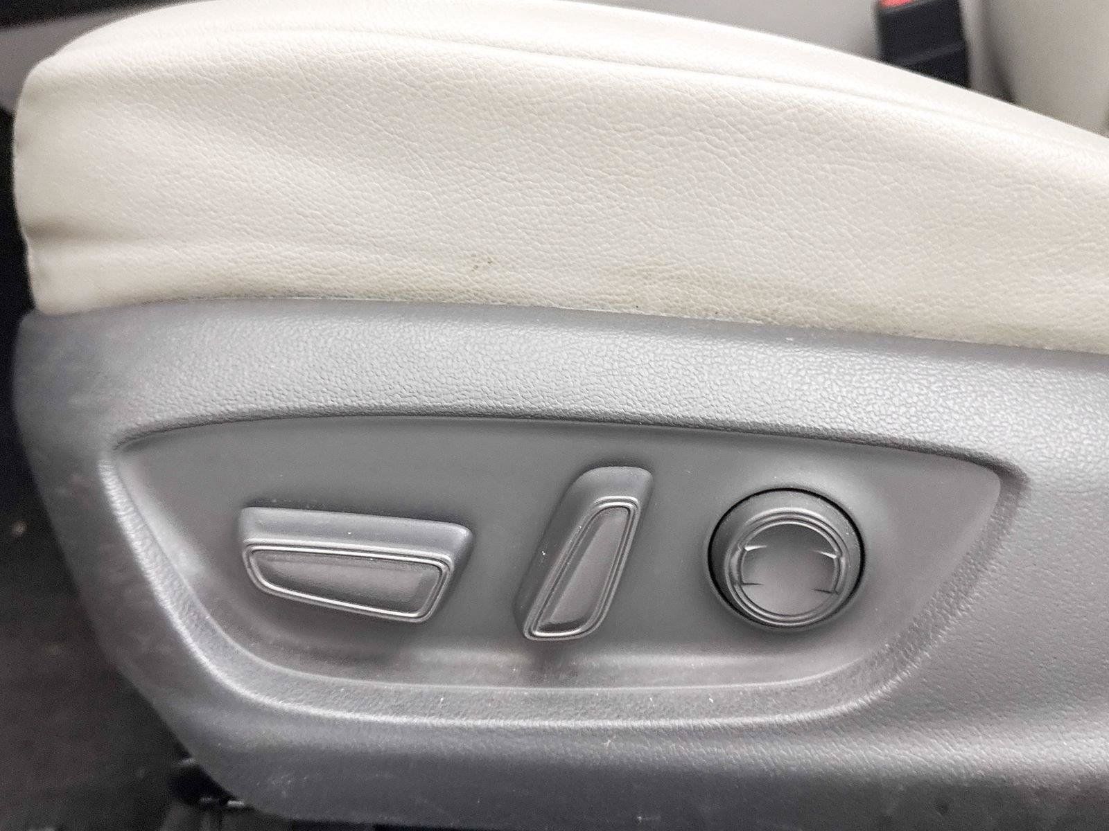 Used 2021 Toyota Camry SE FWD image 23