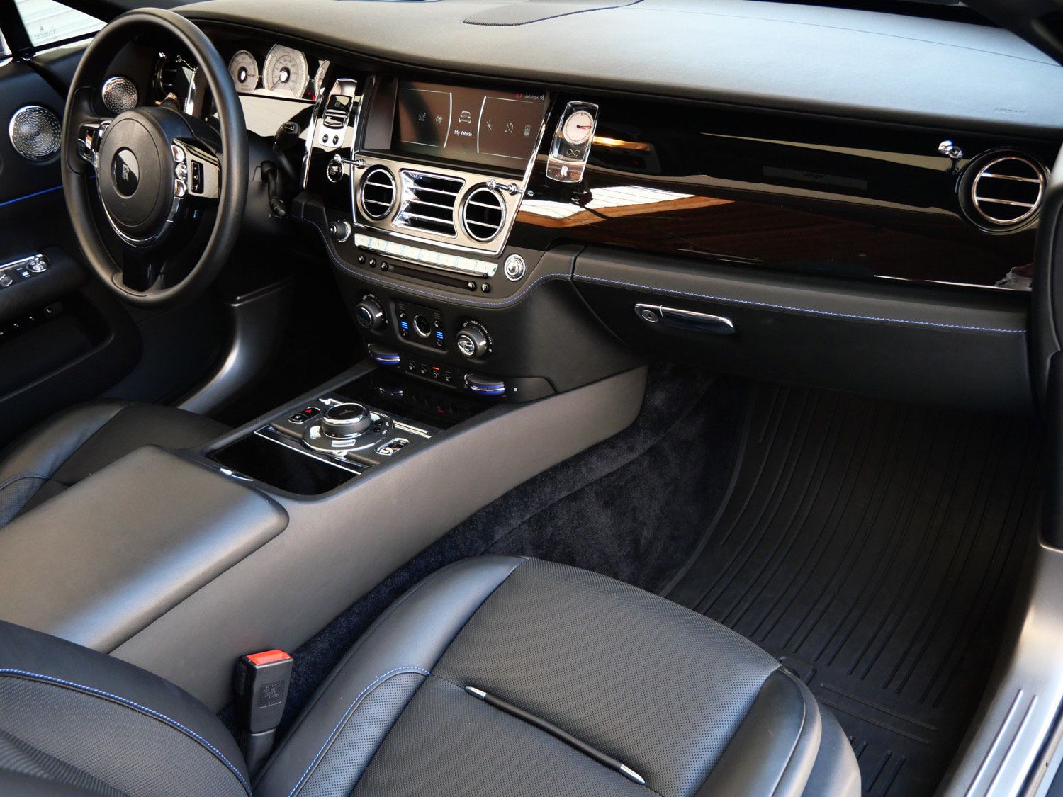 Certified 2018 Rolls-Royce Dawn RWD image 18