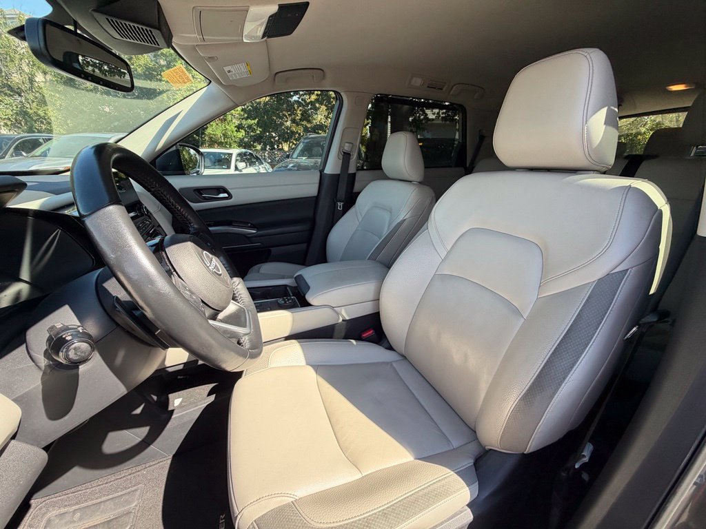 Used 2022 Nissan Pathfinder SL AWD/4WD image 8